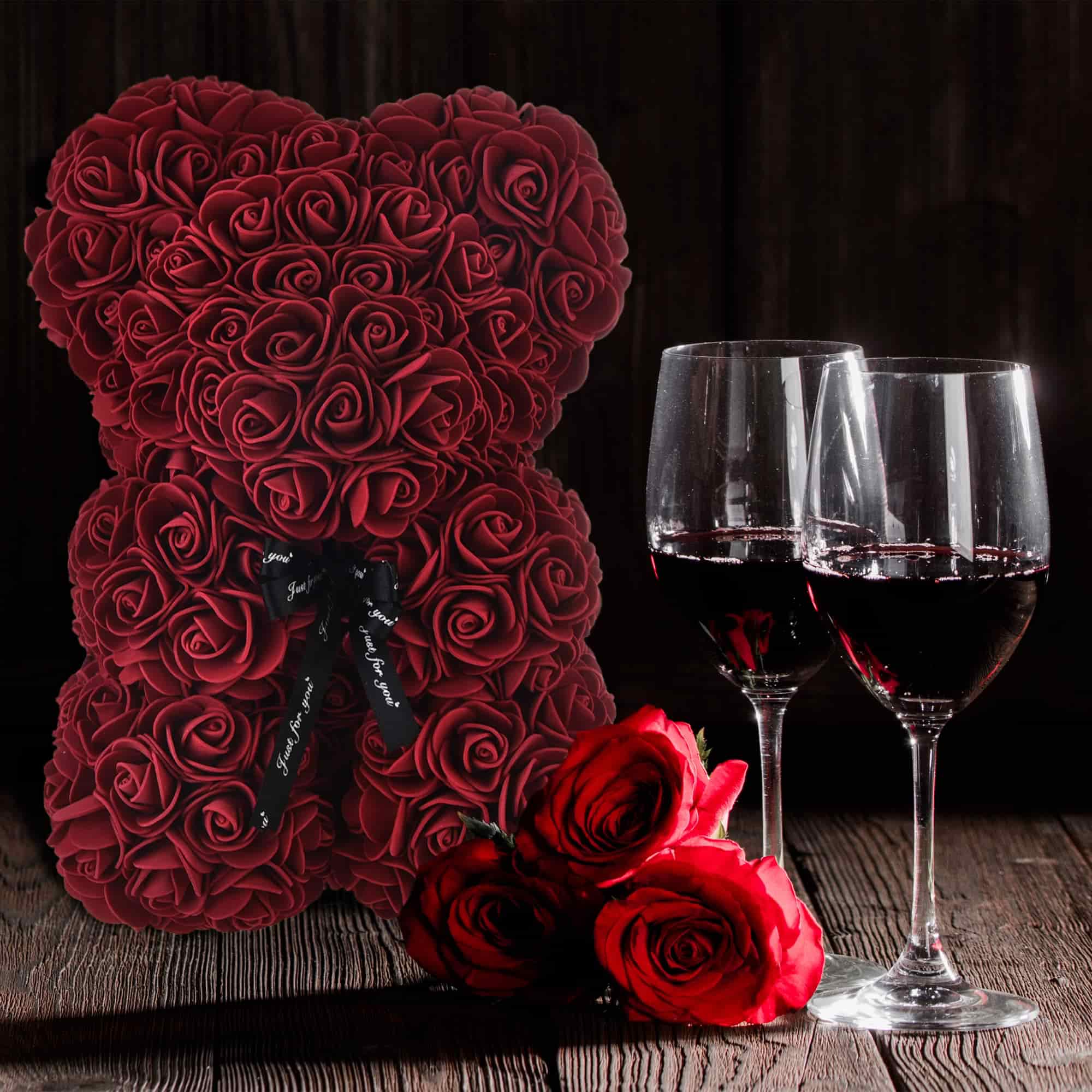 Artificial rose flower teddy bear, an excellent choice for surprising your loved ones.